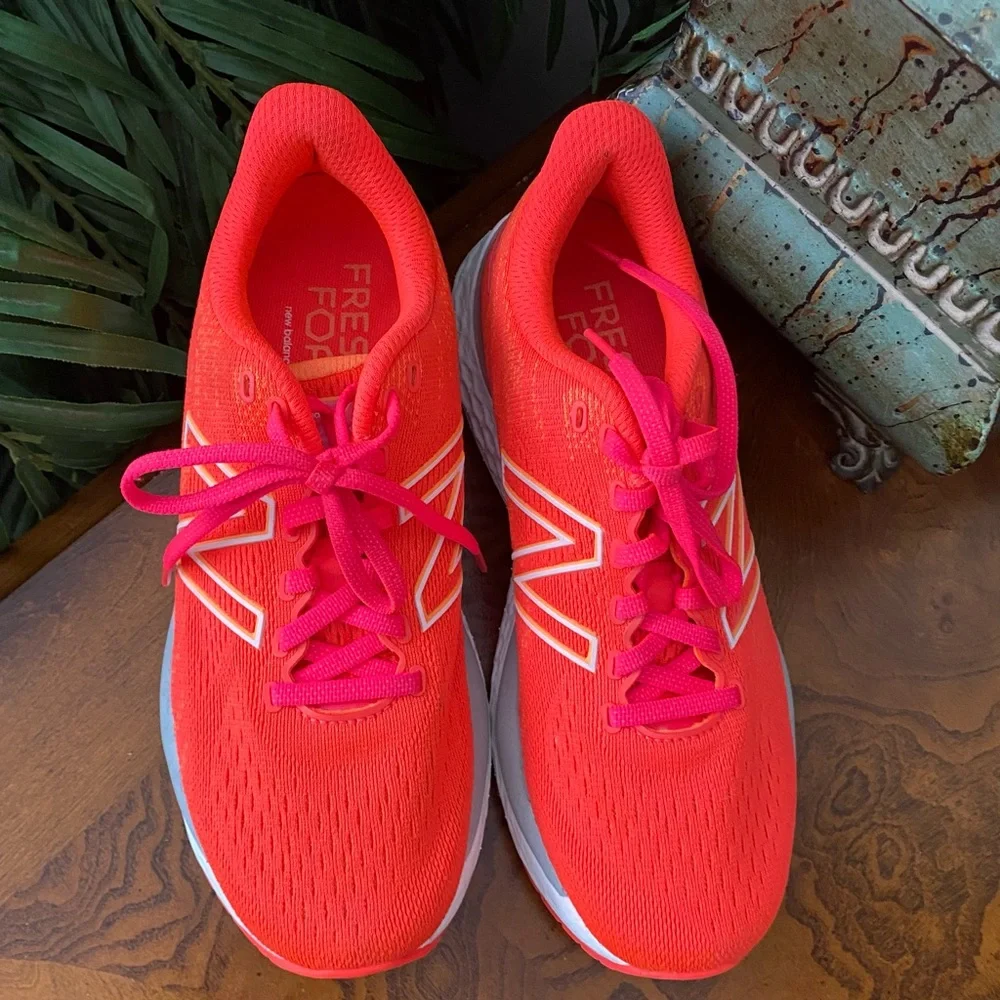 New Balance Fresh Foam 880v11 Womens Running Sneakers - Picture 6 of 9